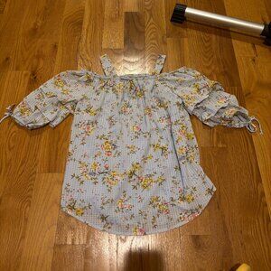 Floral off shoulder moment top S/M